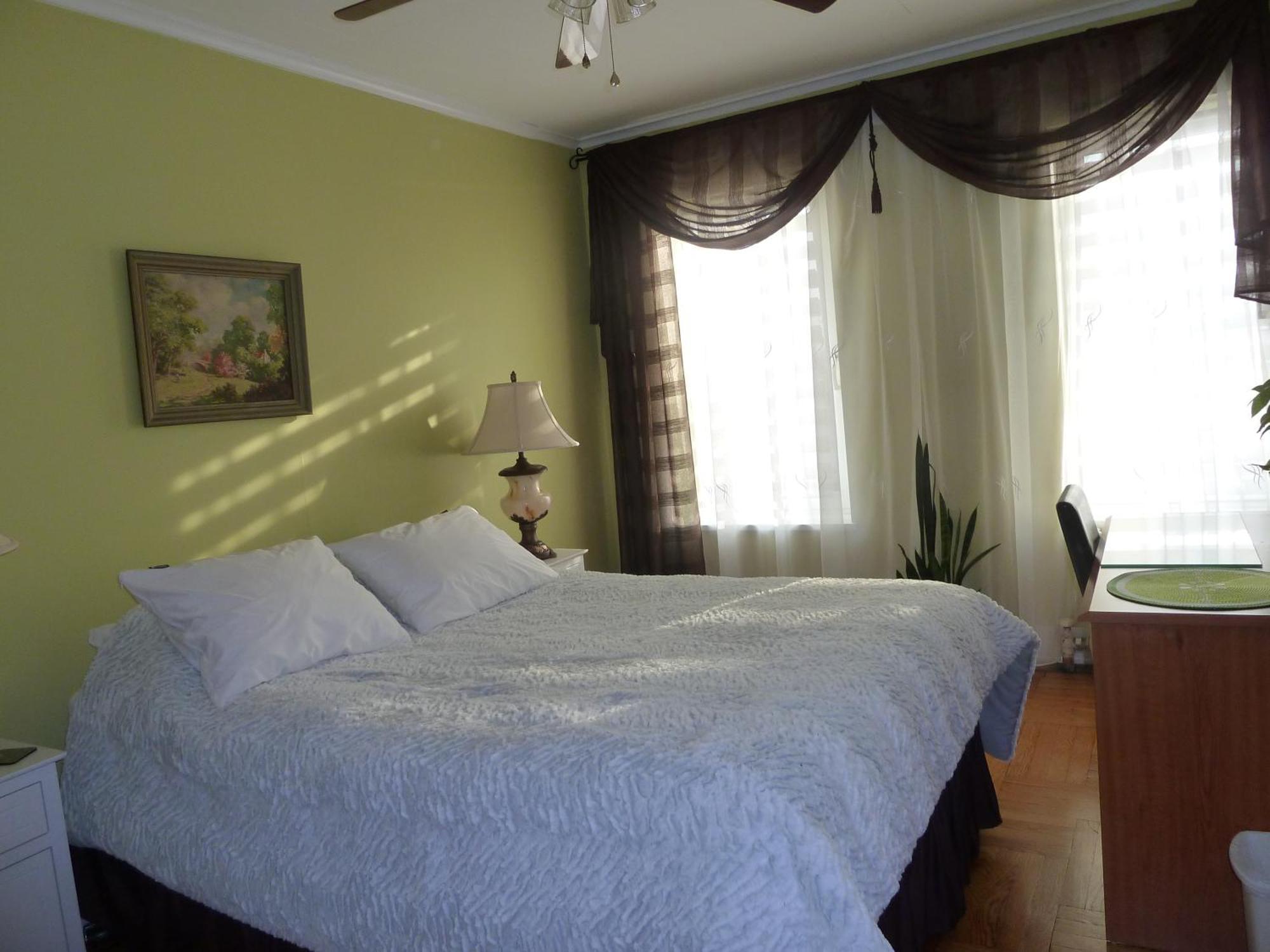 Comfort In Brooklyn - Shared With A Host House Spaces Habitación en casa particular